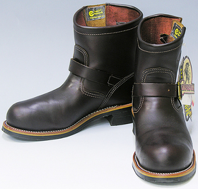 チペワ ショートエンジニアブーツ