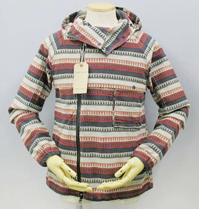 レミレリーフ（Remi Relief） マウンテンパーカ