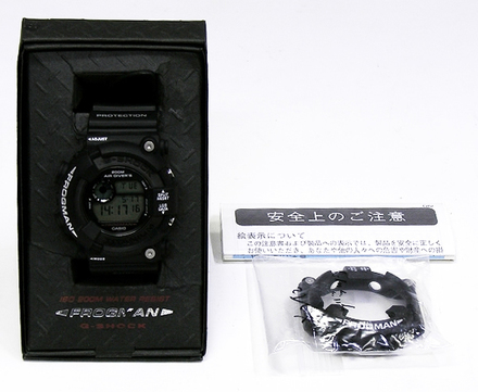 CASIO G-SHOCK DW-8200Z-1T MEN IN BLACK