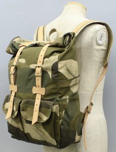 ARMYGYM×ARTS&CRAFTS ROLL TOP CAMO バックパック2