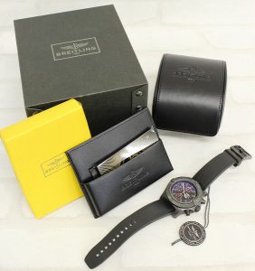 ブライトリング アベンジャー ブラックスチール 腕時計